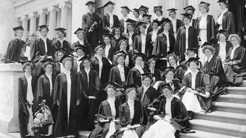 AI Graduation Photos 1900