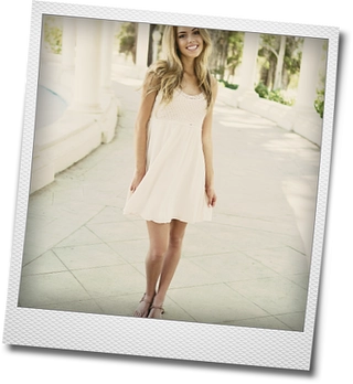 Peel-Apart Style Photo by Packfilm Style Filter